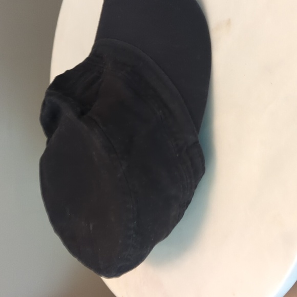 Pit Bull Black Cap with Small Pocket - Picture 2 of 5